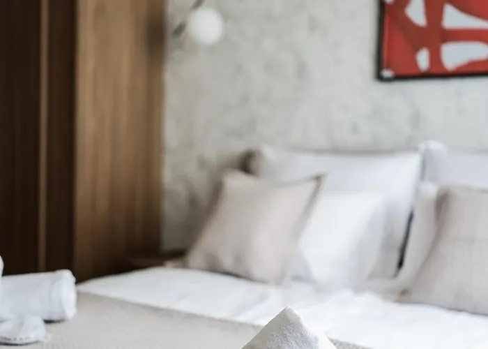 Estium Luxury