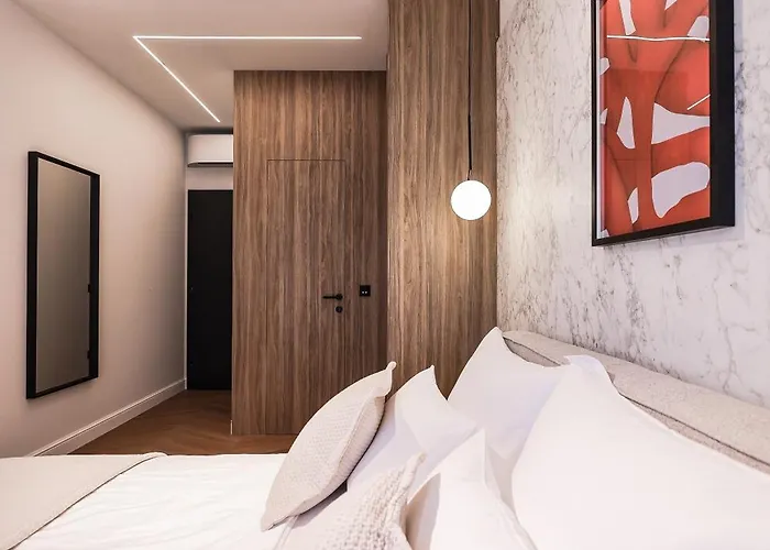 Estium Luxury