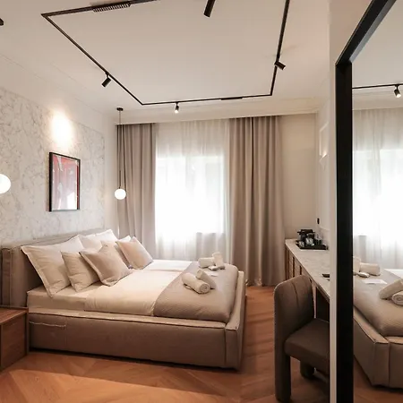 Estium Luxury Gasthuis 4*