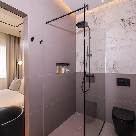 Estium Luxury