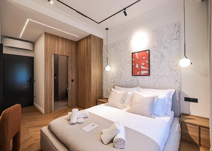 Estium Luxury