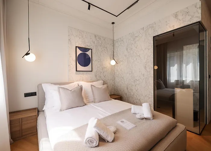 Estium Luxury